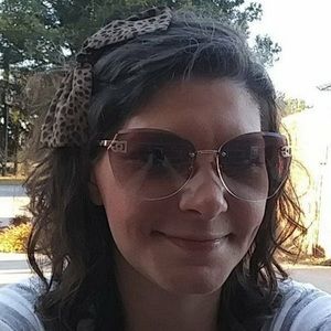 Meet your Posher, Lori